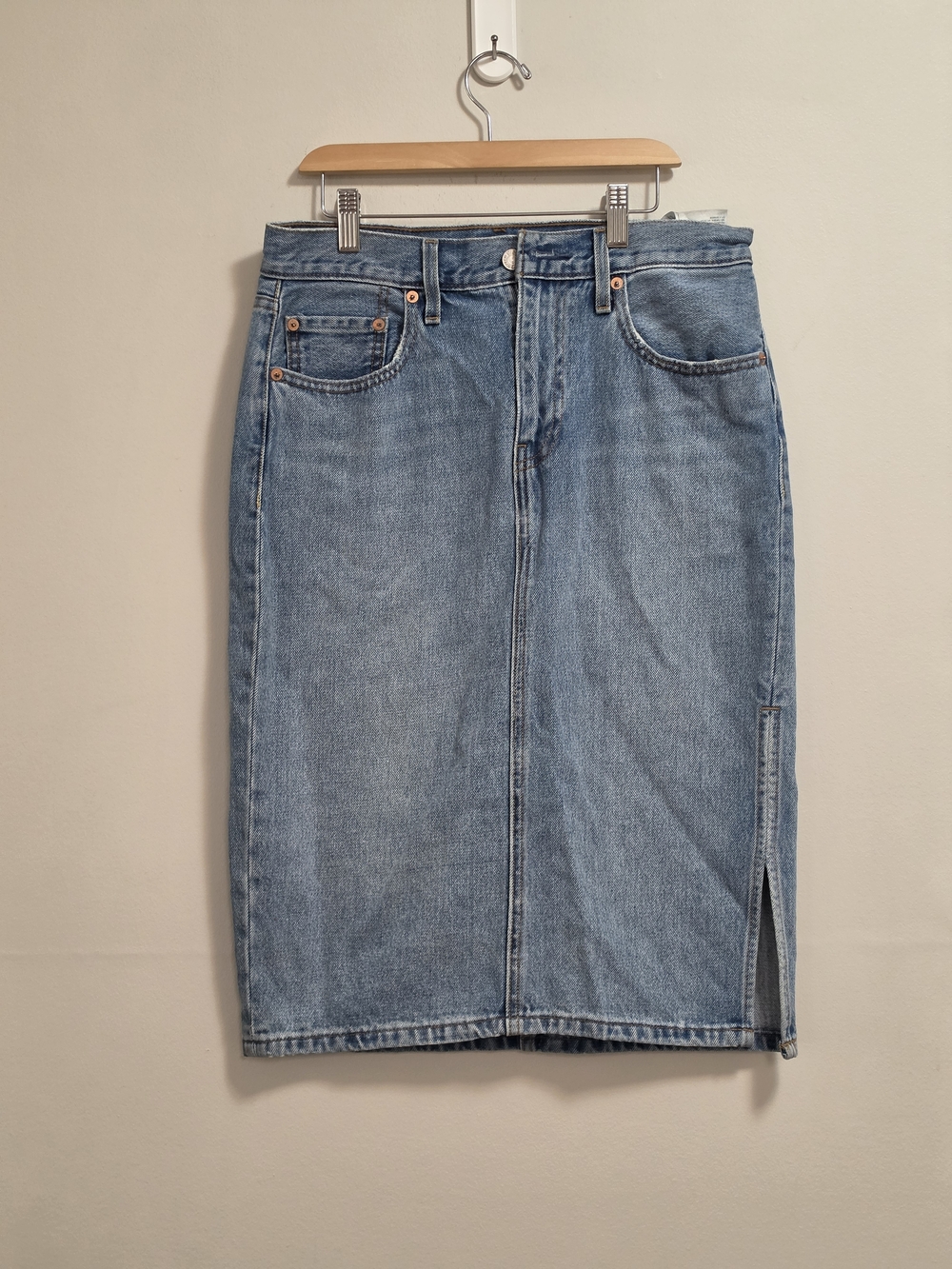Levi's Classic Light Wash Denim Skirt